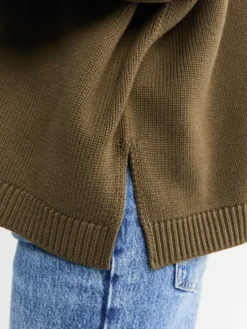 Rhea Trapeze Turtleneck i Olive
