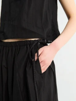 Ribbet Shirring Bluse i Sort