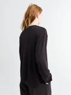 Rutas Henley Long Sleeve Top i Black Grape