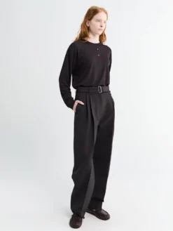 Rutas Henley Long Sleeve Top i Black Grape
