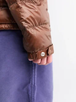 Selves Short Down Jacket i Brun
