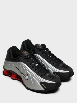 Shox R4 Sneakers i Black, Light Crimson og Metallic Silver
