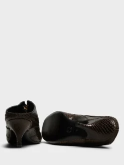 Snake-Embossed Leather Retro Hæle i Mørk Brun