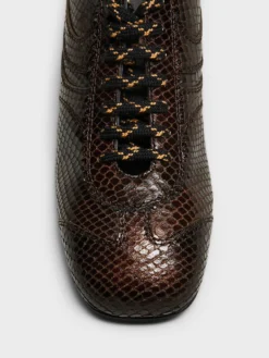 Snake-Embossed Leather Retro Hæle i Mørk Brun