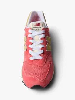 1300 Sneakers i Drift Red