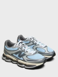 2000 Sneakers i Light Chrome Blue