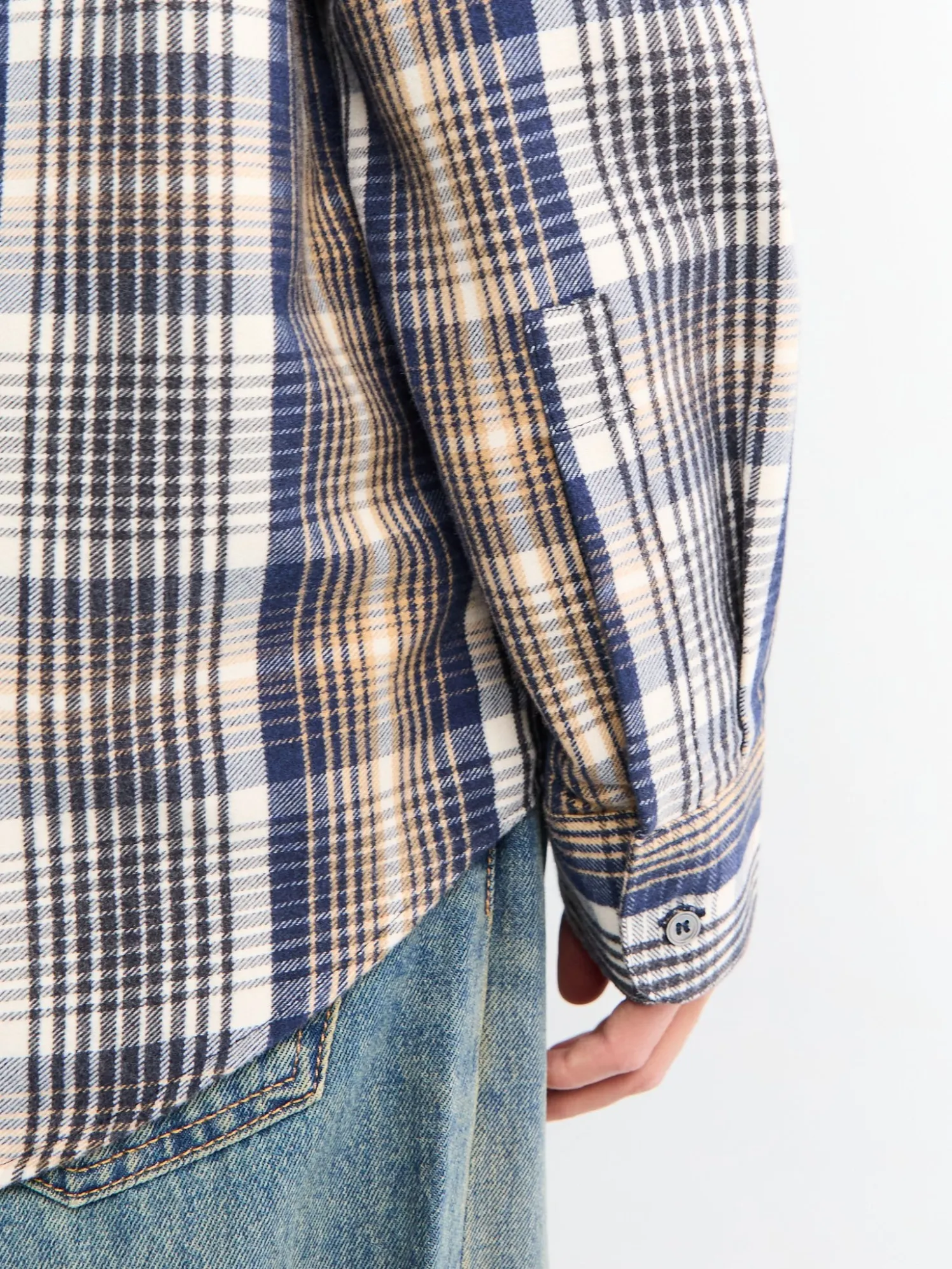 Studio Nicholson x Aaron Levine View Skjorte i Navy og Oatmeal