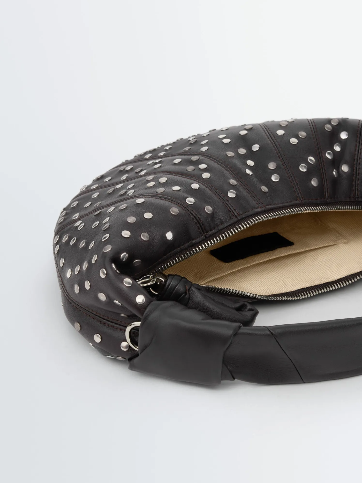 Studs Dots Mini Fortune Croissant Bi Galva i Mørk Chokolade