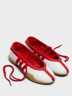 Taekwondo Mei Ballet Shoes i Cloud White, Better Scarlet og Gum