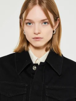 Two Pocket Cropped Jakke i Sort