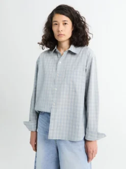 Unisex Cropped Ternede Skjorte i Soft Blue Check