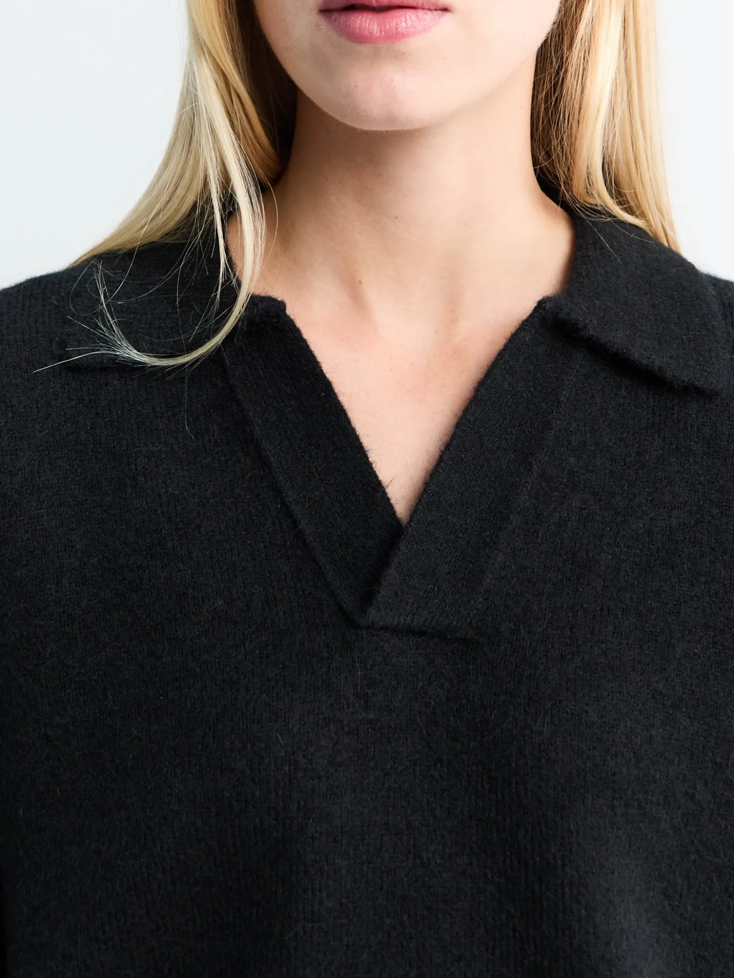 Unisex Open Collared Kashmir Sweater i Sort