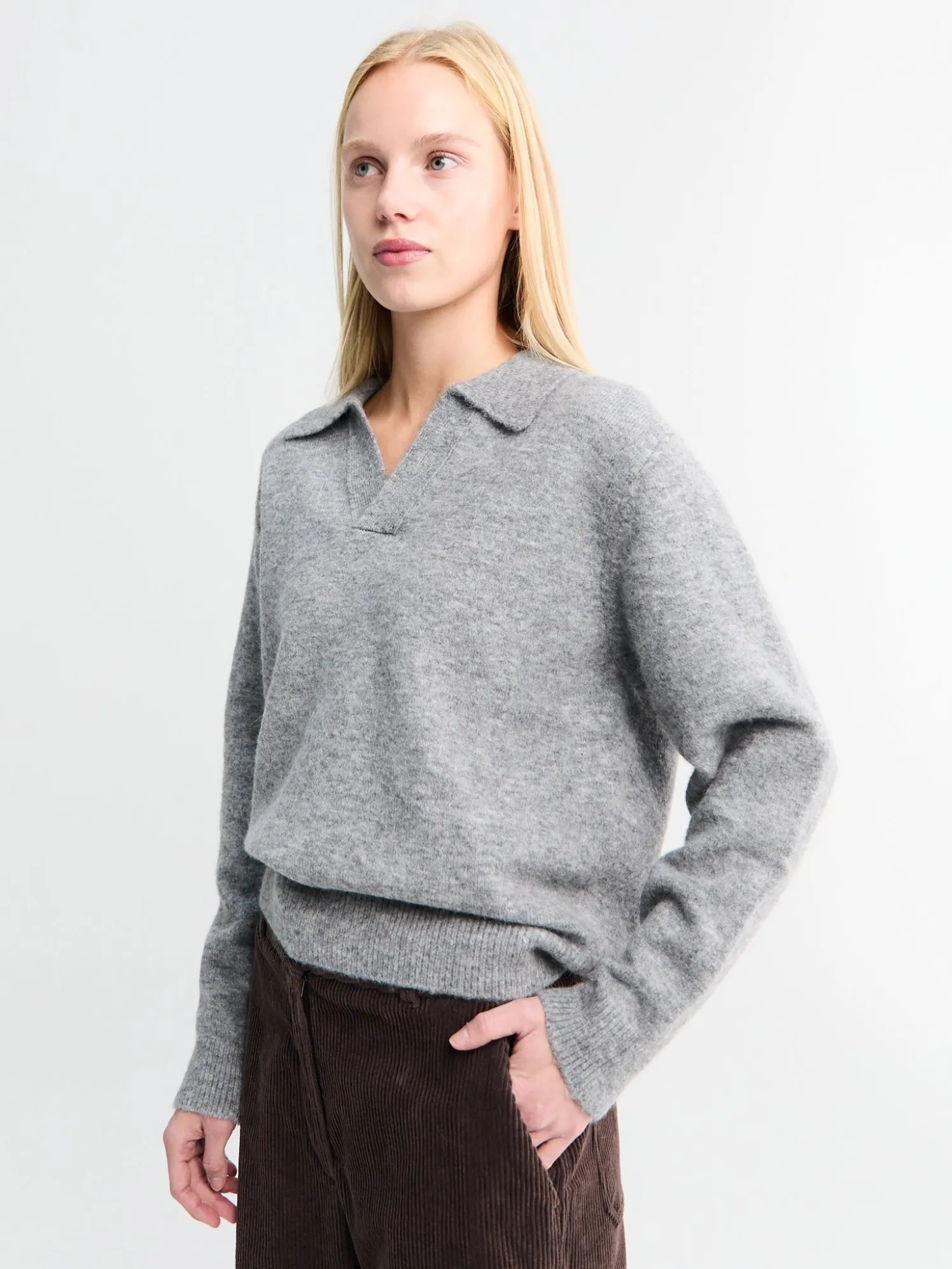 Unisex Open Collared Kashmir Sweater i Melange Grå