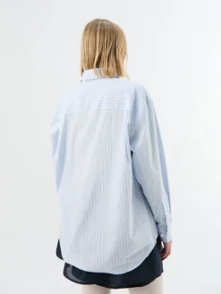 Unisex Oversized Striped Skjorte i Sky Blue Stripe