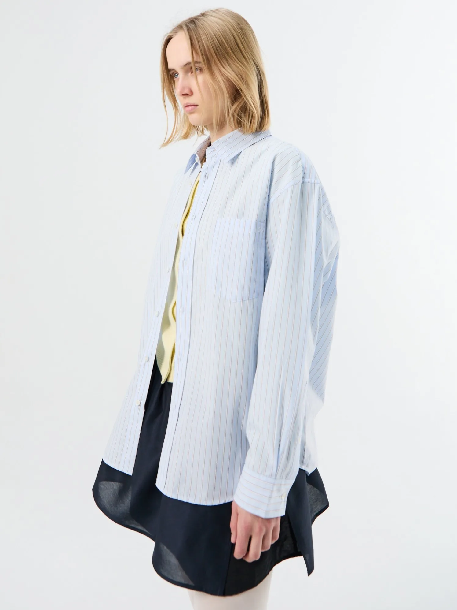Unisex Oversized Striped Skjorte i Sky Blue Stripe