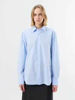 Unisex Soft Poplin BD Shirt i Soft Blue