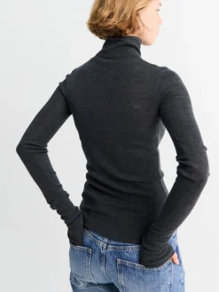 Utica Thin Turtleneck Sweater i Mørk Grå Melange