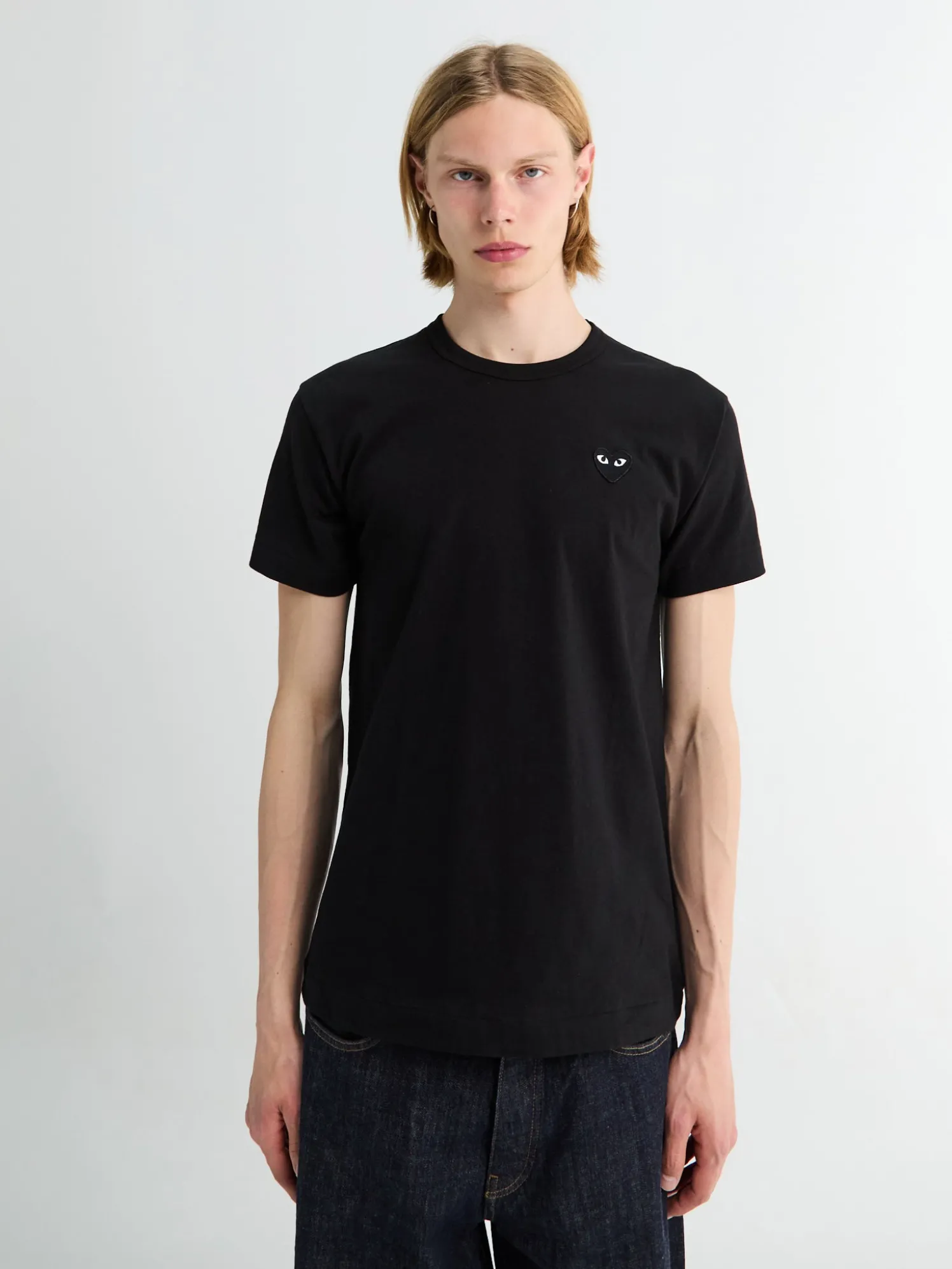 U T-Shirt Knit med Sort Heart i Sort