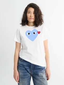 U T-shirt Rødt Emblem i Blå