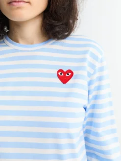 U T-shirt Red Emblem Knit i Blå