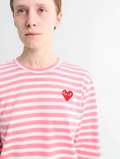 U T-Shirt Red Emblem Strik i Pink