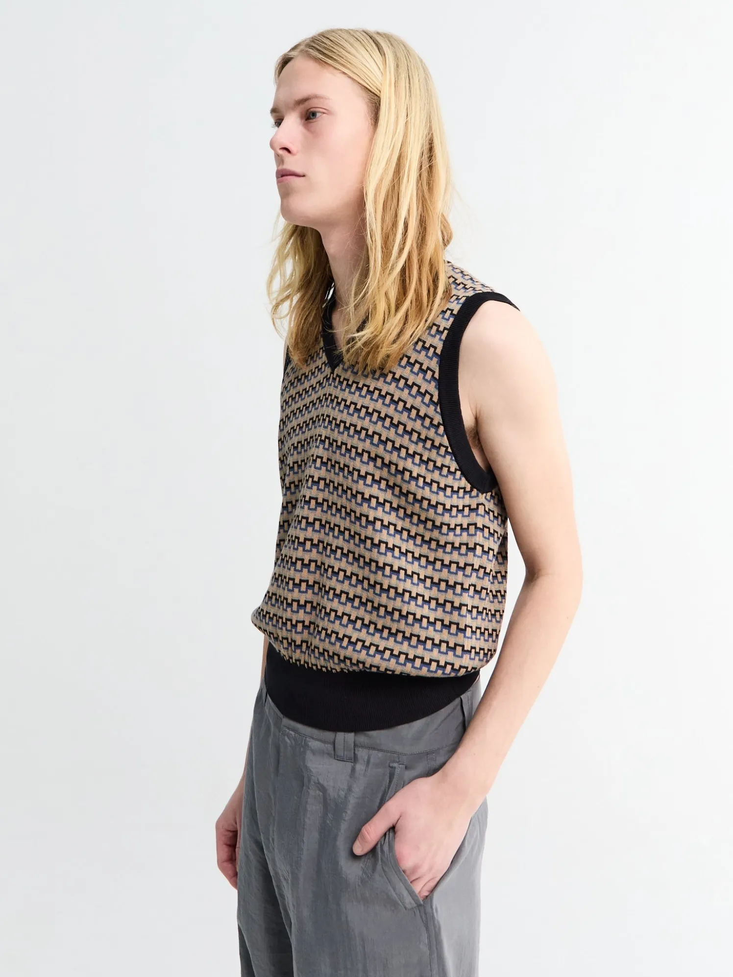 V-hals Jaquard Vest i Beige