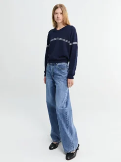 V-hals Stribet Sweater i Navy Strib