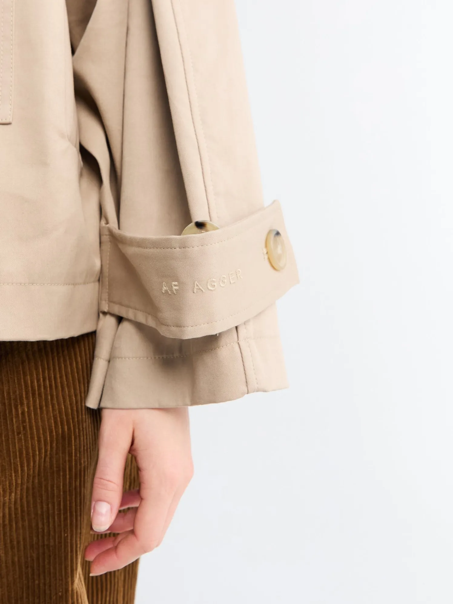 Water Resistant Jakke i Cool Beige
