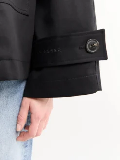 Water Resistant Jakke i Sort