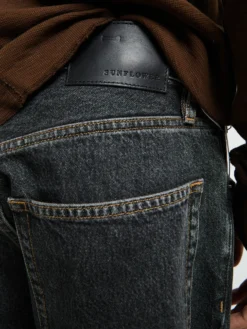 Wide Twist Jeans i Black Stone