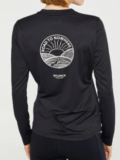 Women's Balance Long Sleeve T-Shirt i Black