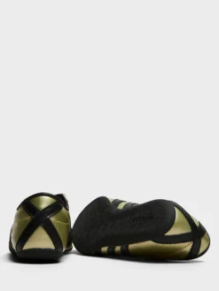 W' Tokyo Sneakers in Gold Metallic og Core Black